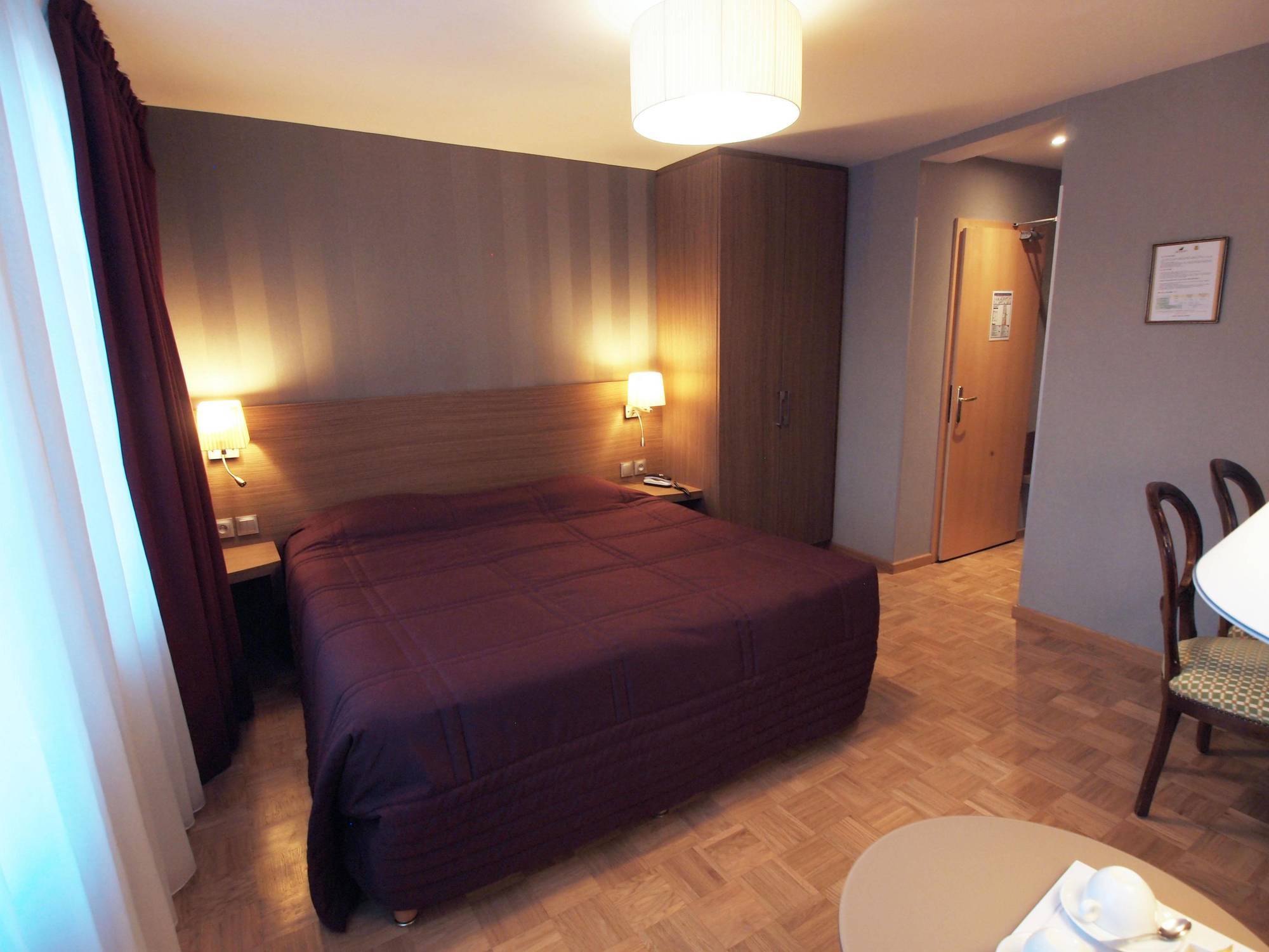 Logis Hotel Restaurant Au Cerf D'Or Strasbourg Eksteriør bilde