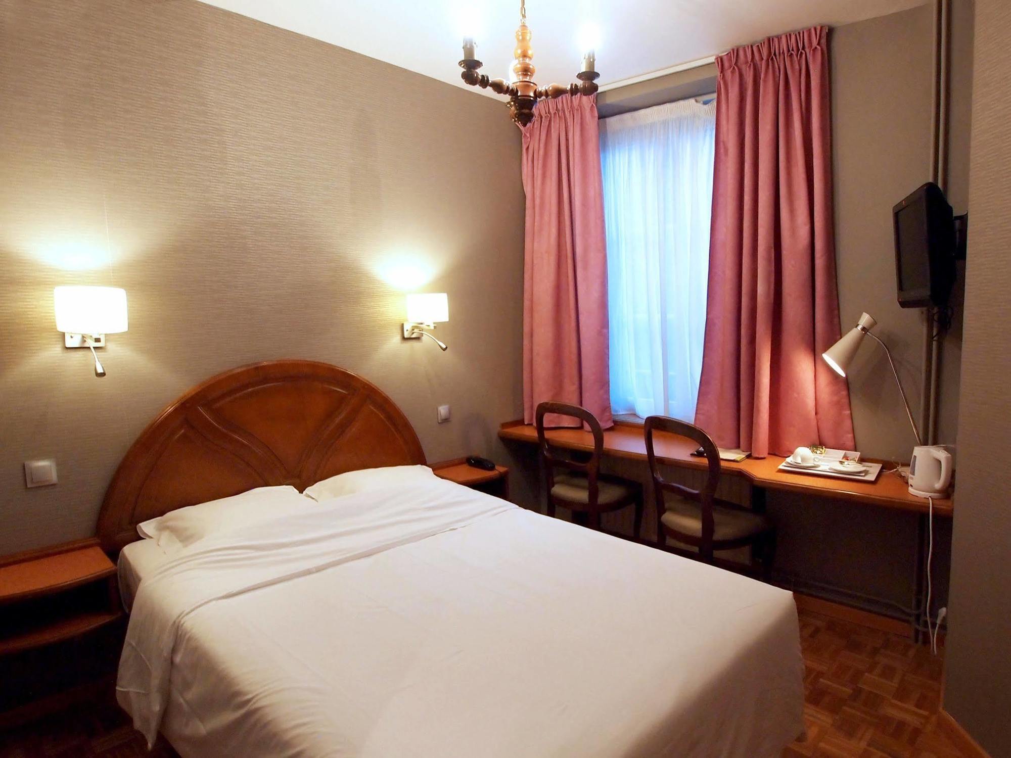 Logis Hotel Restaurant Au Cerf D'Or Strasbourg Eksteriør bilde