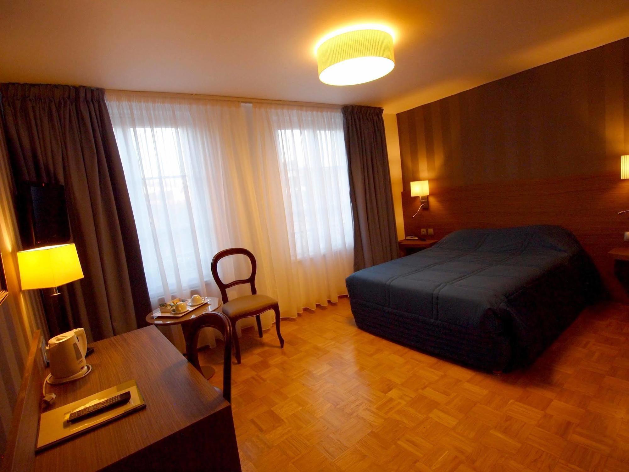 Logis Hotel Restaurant Au Cerf D'Or Strasbourg Eksteriør bilde